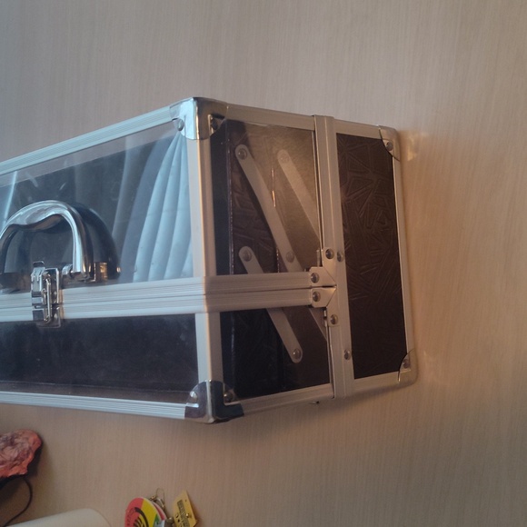 Make up Box - Picture 4 of 7